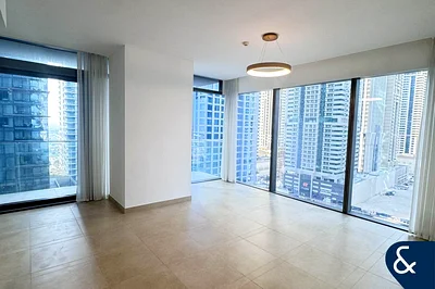 Residential Apartment Complex in Dubai Marina