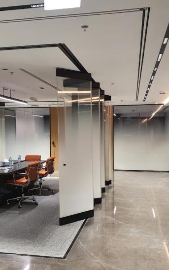 Benefits of Frameless Folding Doors - Commercial Application