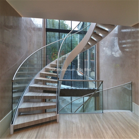 Luxury glass railings by Makfold Dubai
